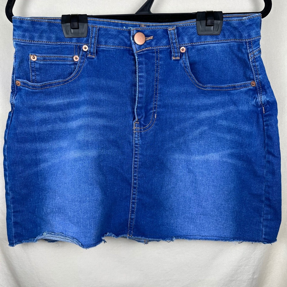 No Boundaries Mid Rise Denim Mini Skirt Medium Wash Raw Hem Blue‎ Size 15